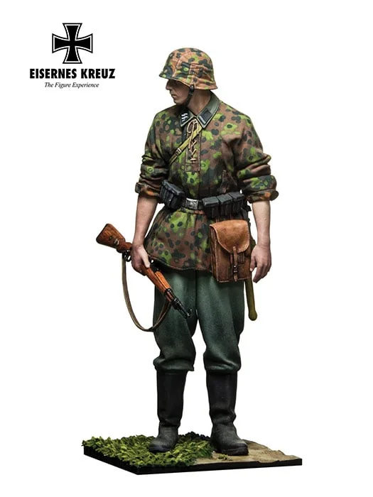 View 3 of Soldado Sturmmann 1940