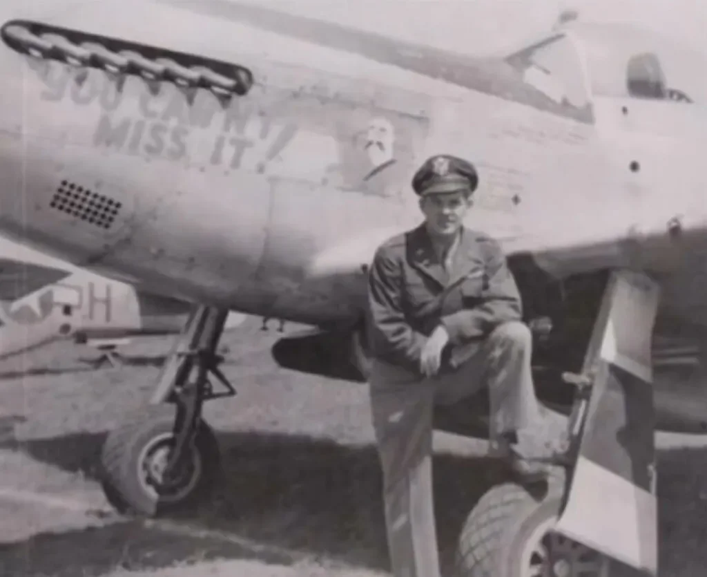 View 2 of WW2 USAF PILOT